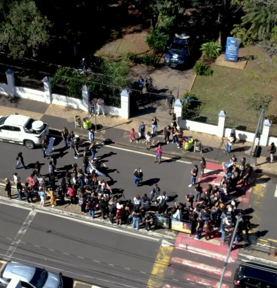 Justiça barra greve de professores em Uberaba e mantém aulas na rede municipal