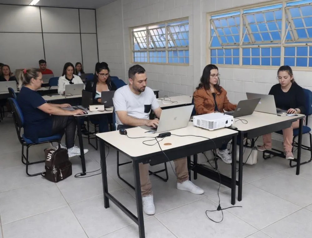 Quase mil vagas abertas: Prefeitura lança pacote de cursos gratuitos e amplia chances de emprego em Uberlândia