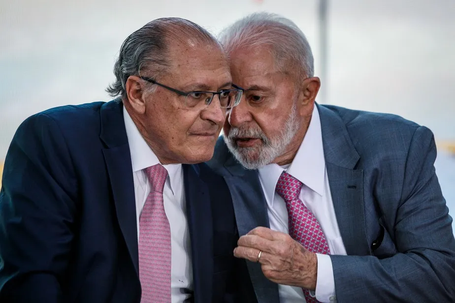 Lula confirma Alckmin e inicia dança das cadeiras no governo em meio à corrida eleitoral