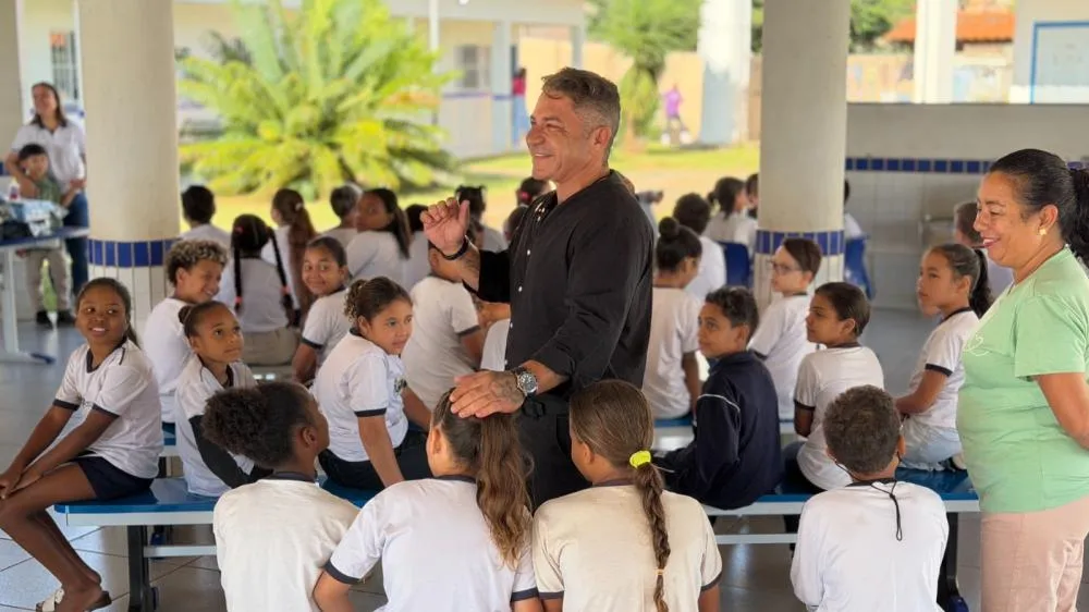 Araxá garante materiais escolares gratuitos para mais de 14 mil alunos e reforça investimento na educação pública