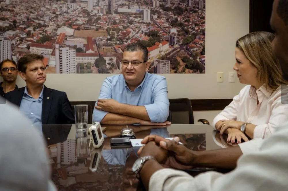 Troca na liderança expõe força da base: Prefeitura aprova 81 leis e redefine comando na Câmara de Uberaba