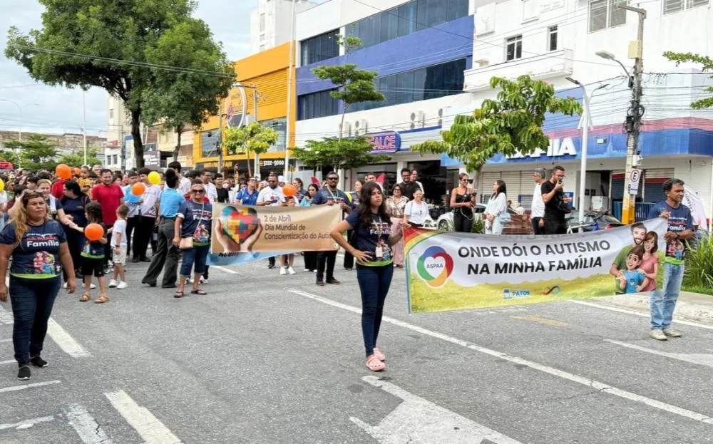 Patos de Minas vai às ruas por uma causa urgente e cobra mais inclusão para pessoas com autismo