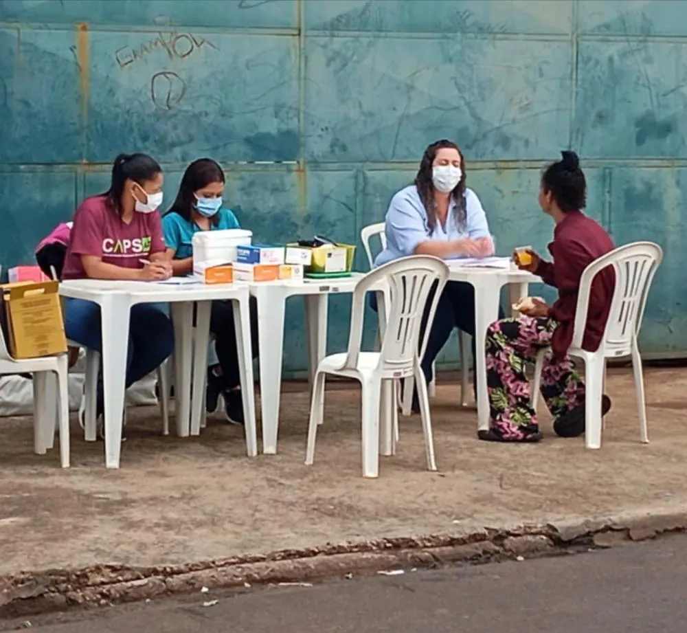 Ação em Uberaba leva atendimentos a pessoas em situação de rua e reforça desafio social na cidade