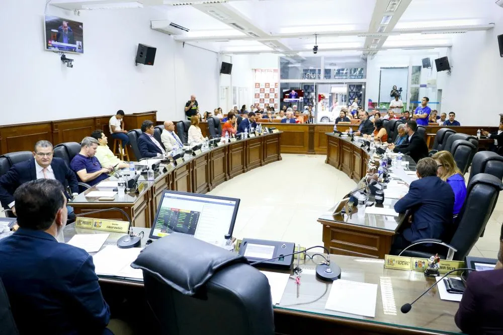  Câmara aprova subsídio de R$ 26 milhões e tarifa de ônibus volta a R$ 5,50 em Uberaba