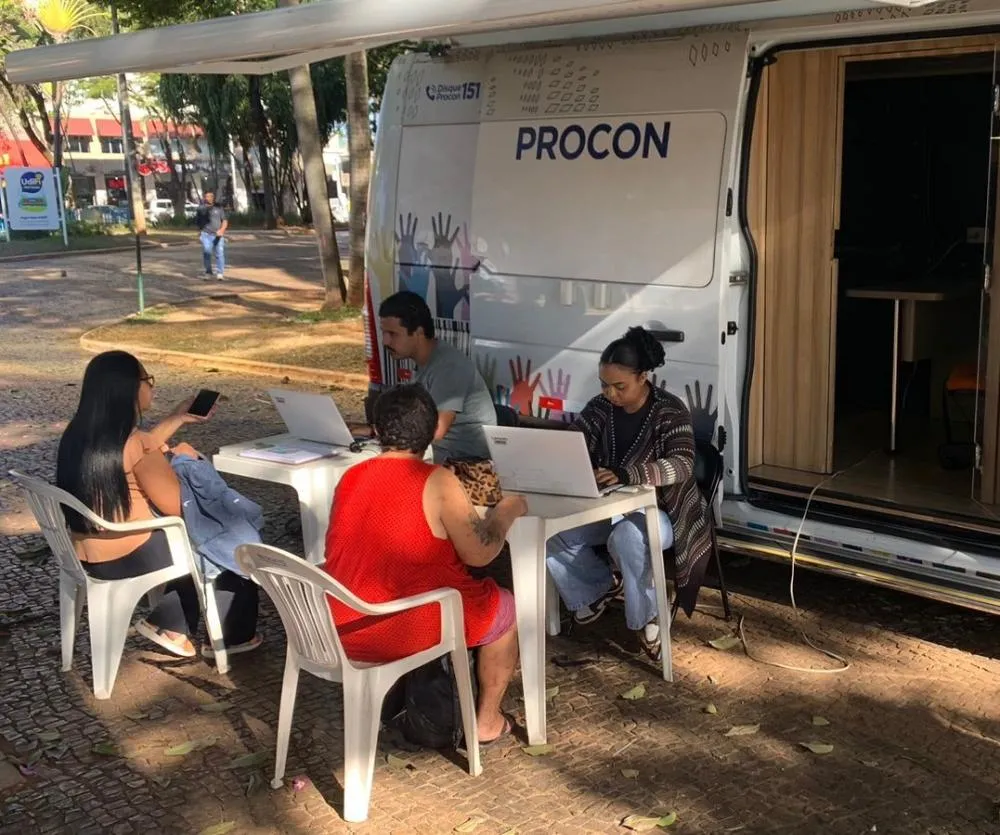 Procon invade os bairros e promete facilitar a vida do consumidor em Uberlândia