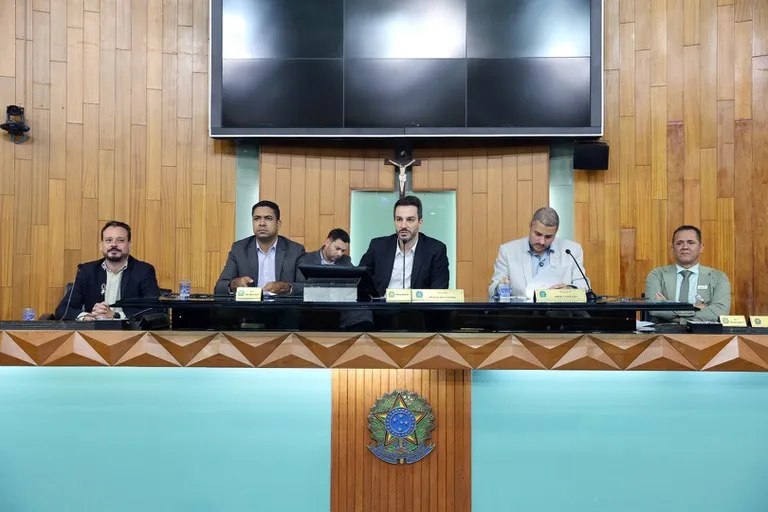 Câmara de Uberlândia encerra CPI da saúde após parecer jurídico, mas nova investigação já é articulada