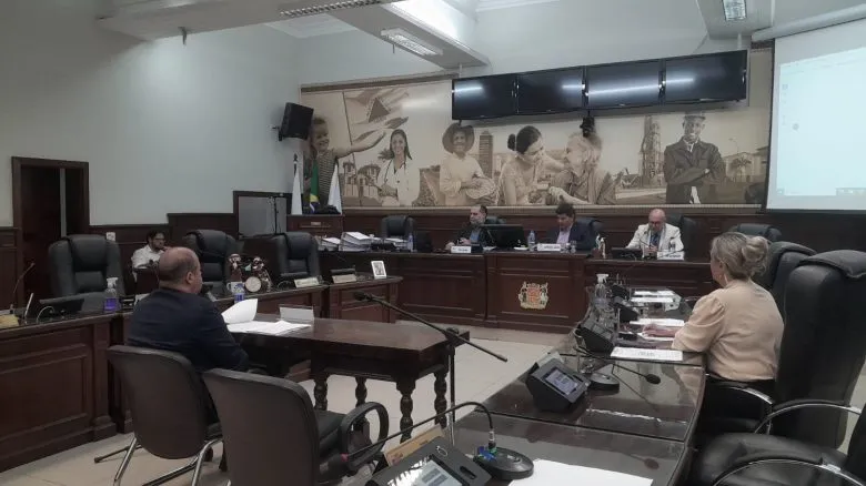 CEI avança em Uberaba, ouve nomes-chave e escancara ausência de convocados