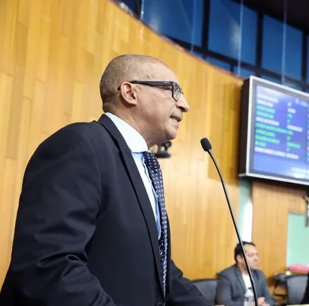 Secretário expõe rombo milionário e crise na saúde de Uberlândia durante prestação de contas
