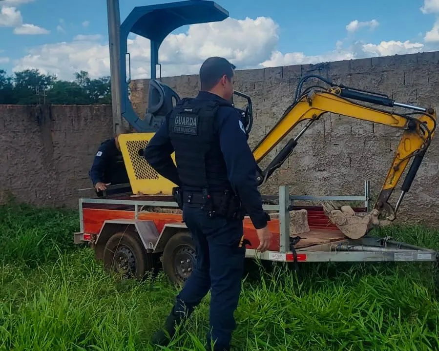 GCM de Uberaba localiza mais de duas toneladas de cabos furtados em Peirópolis