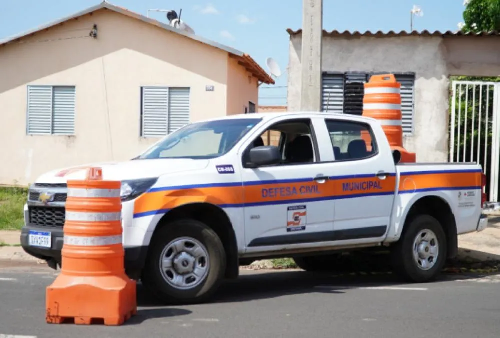 CHUVAS EXPÕEM FRAGILIDADE EM MORADIAS E MOBILIZAM ATUAÇÃO EMERGENCIAL DA DEFESA CIVIL EM UBERABA