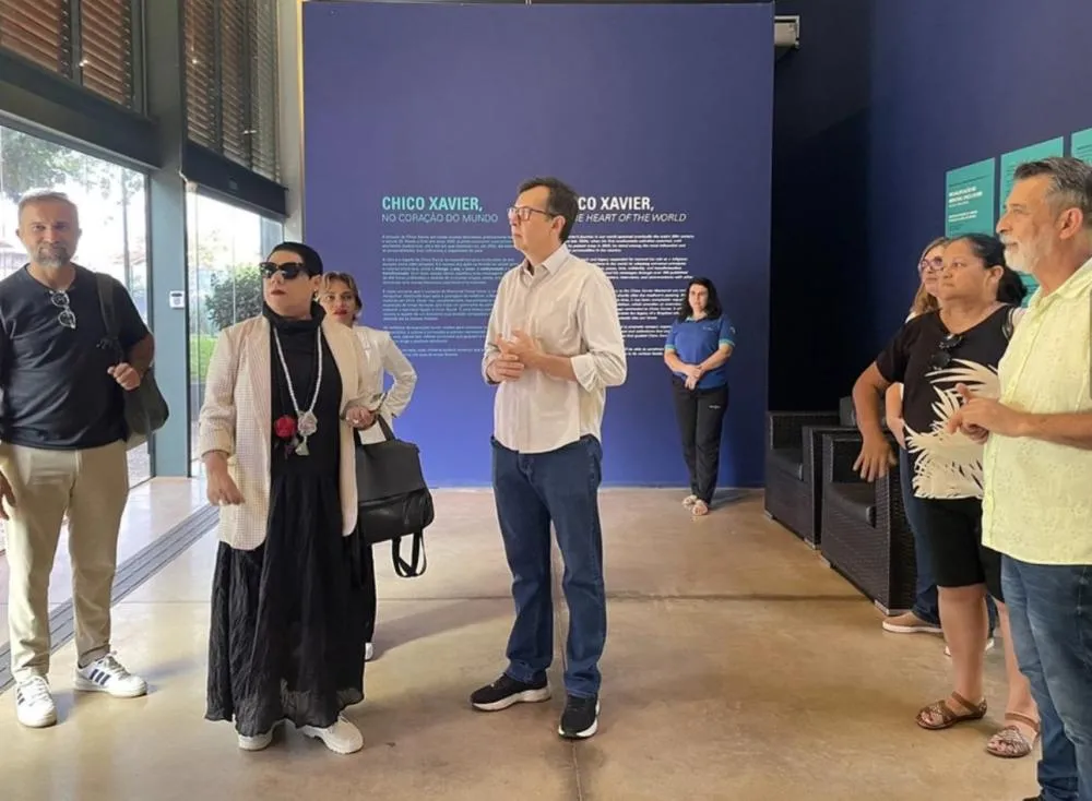 VISITA DE AUTORIDADES AO MEMORIAL CHICO XAVIER MOVIMENTA BASTIDORES CULTURAIS EM UBERABA