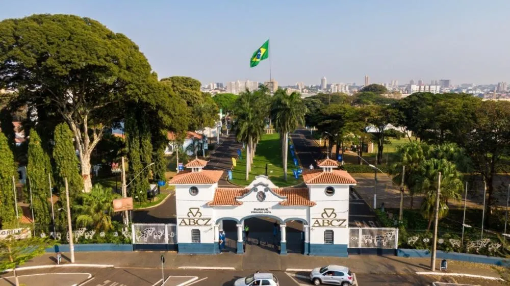 CIRCUITO CULTURAL TRANSFORMA PARQUE DURANTE A EXPOZEBU E PROPÕE NOVO OLHAR SOBRE UBERABA