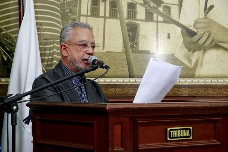 PROPOSTA NA CÂMARA DE UBERABA QUER MUDAR REGRA DE CEIs E REDUZIR PODER DE INDICAÇÃO