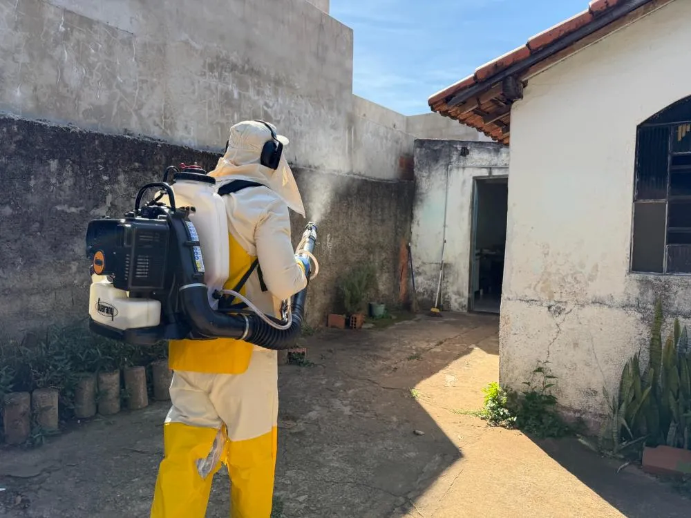 ARAGUARI AMPLIA APLICAÇÃO DE FUMACÊ EM BAIRROS COM ALTA INCIDÊNCIA DE DENGUE