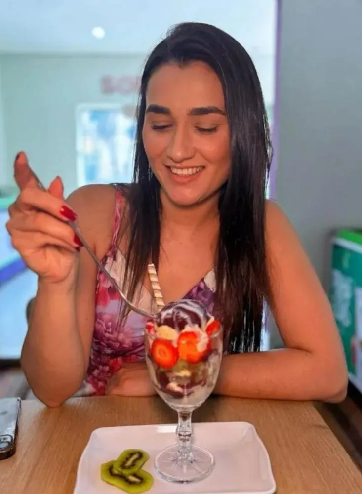 Letícia transforma paixão por comida em voz referência na cena gastronômica