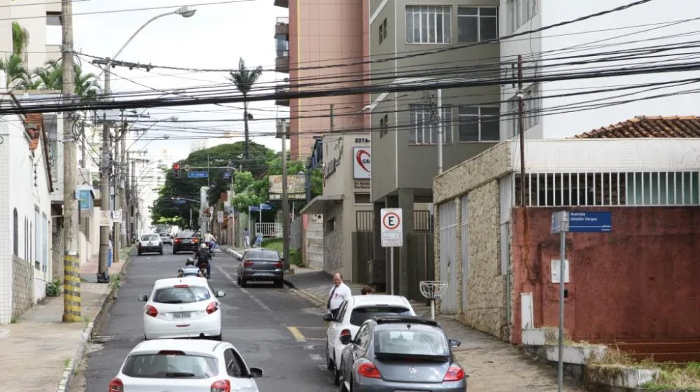 UBERLÂNDIA ABRE CONSULTA PÚBLICA PARA CONCESSÃO DE PLACAS DE RUAS E SINALIZAÇÃO URBANA POR 20 ANOS