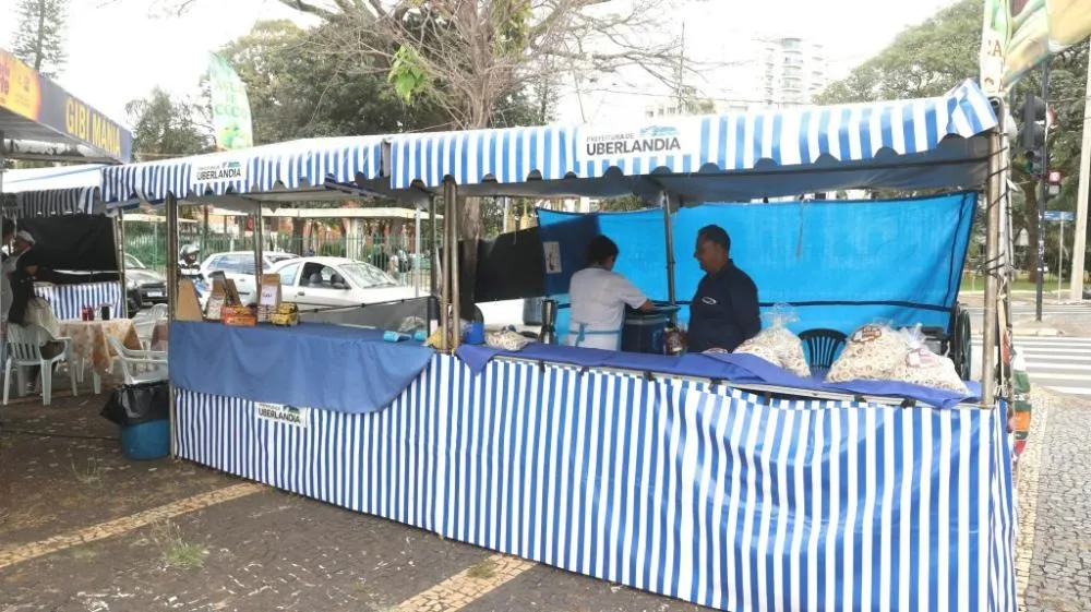 UBERLÂNDIA AMPLIA FEIRAS RURAIS E LEVA PRODUTOS DA AGRICULTURA FAMILIAR PARA O CENTRO DA CIDADE