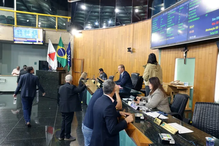 CÂMARA DE UBERLÂNDIA APROVA MAIS DE R$ 63 MILHÕES EM CRÉDITOS E INCLUI DATAS RELIGIOSAS NO CALENDÁRIO OFICIAL