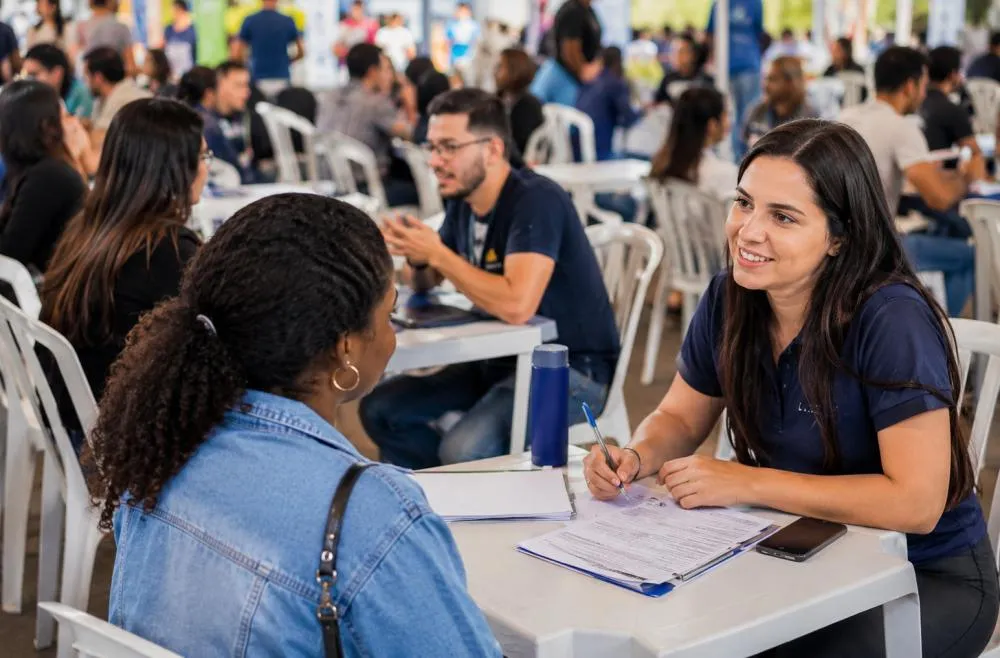 UBERABA TERÁ FEIRÃO COM 700 VAGAS, MAIS DE 50 EMPRESAS E ENTREVISTAS DIRETAS NESTA SEXTA