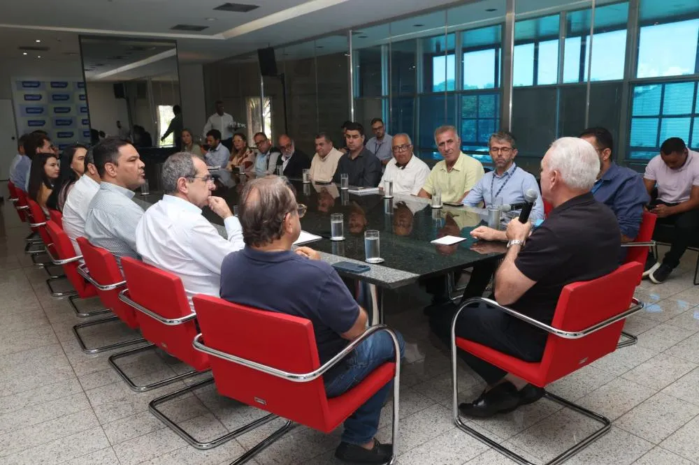 UBERLÂNDIA DISCUTE R$ 5,7 BI ENQUANTO SANEAMENTO E ÁGUA VIRAM ALERTA NA REGIÃO