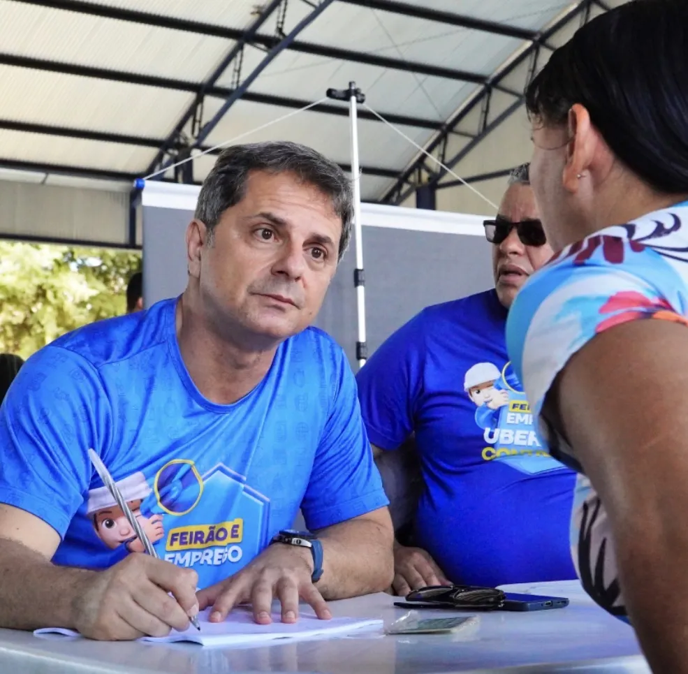 FEIRÃO “UBERABA CONTRATA +” LOTA A FUNEL E MOVIMENTA MAIS DE MIL PESSOAS EM BUSCA DE EMPREGO