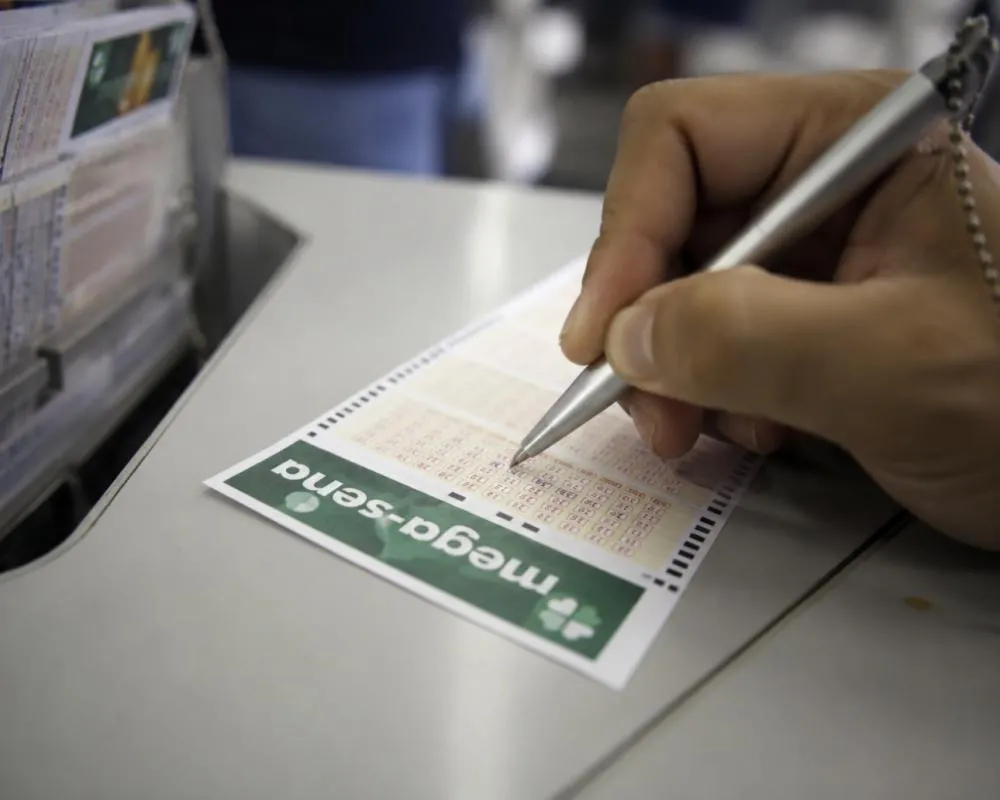 MEGA-SENA ACUMULA EM R$ 300 MILHÕES E APOSTAS DO TRIÂNGULO MINEIRO ENTRAM NA LISTA DOS PREMIADOS