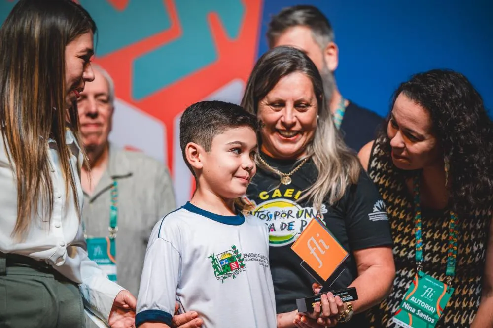 ARAXÁ GANHA DESTAQUE COM 10 PREMIAÇÕES DE ALUNOS NO FLIARAXÁ 2026