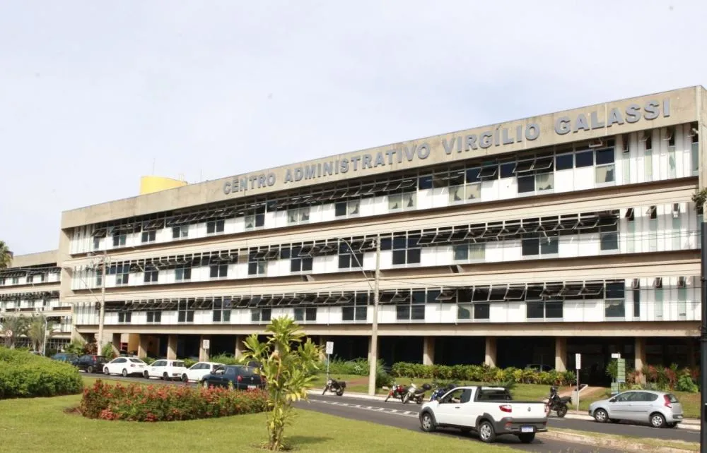 PREFEITURA DE UBERLÂNDIA HOMOLOGA CONCURSO, MUDA TRÂNSITO EM CRUZAMENTO MOVIMENTADO E INTENSIFICA SERVIÇOS URBANOS