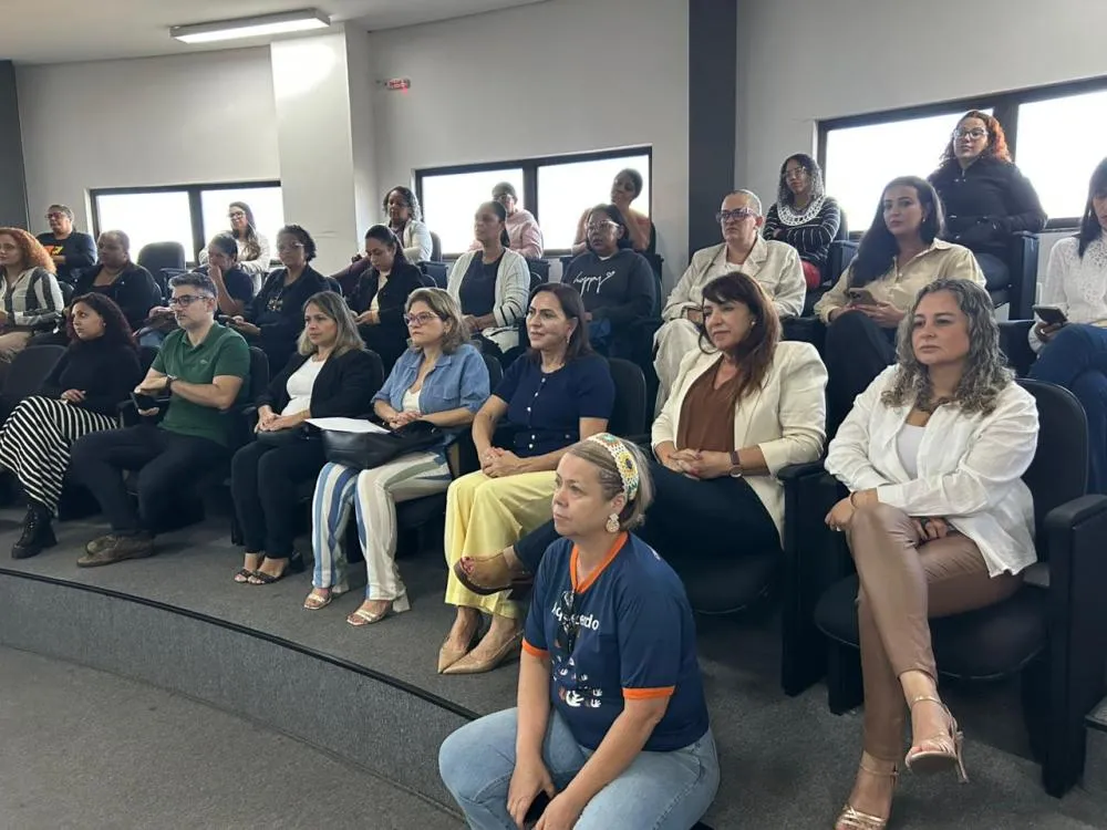 SEMANA DA ADOÇÃO EM ARAXÁ LEVANTA DEBATE SOBRE PRECONCEITO, ENTREGA LEGAL E NOVAS FORMAS DE FAMÍLIA
