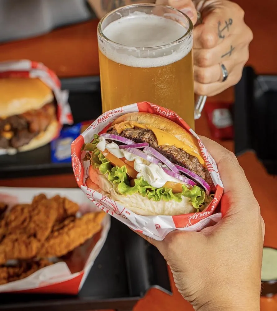 CHAPELLÈ BURGER VIRA DESTAQUE EM UBERLÂNDIA COM HAMBÚRGUERES ARTESANAIS E PRATOS QUE DOMINAM AS REDES
