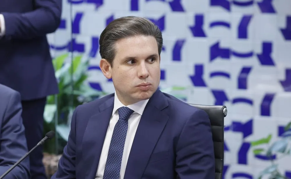 APOIO AO FIM DA ESCALA 6X1 DESPENCA E PRESSA DO CONGRESSO ACENDE NOVO DEBATE NO PAÍS