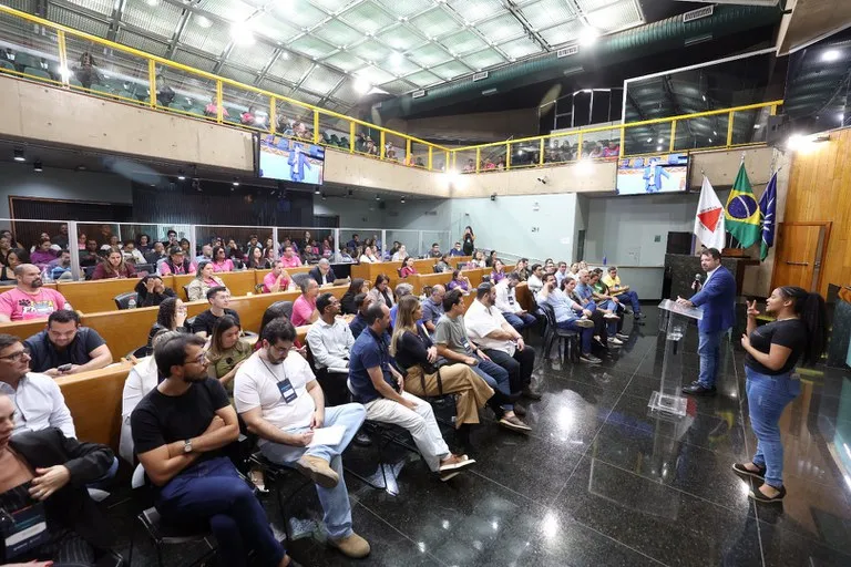 ELEIÇÃO 2026 JÁ COMEÇOU NOS BASTIDORES E ESPECIALISTAS ALERTAM: “CURTIDA NÃO GARANTE VOTO”