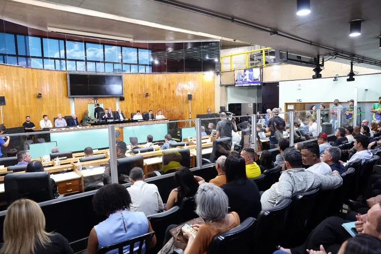 QUEM MANDA NAS REPRESAS? DEBATE SOBRE REGRAS PARA LANCHAS E FLUTUANTES MOBILIZA AUTORIDADES EM UBERLÂNDIA