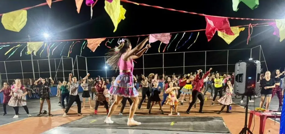 AGITA JUNINO LEVA DANÇA, EXERCÍCIO E TRADIÇÃO PARA TODAS AS REGIÕES DE UBERLÂNDIA