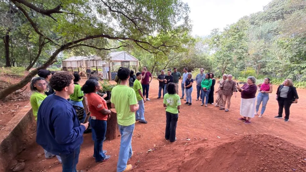 JOVENS DA CASA DO PEQUENO JARDINEIRO DÃO EXEMPLO DE CONSCIÊNCIA AMBIENTAL EM ENCERRAMENTO DA SEMANA DO MEIO AMBIENTE