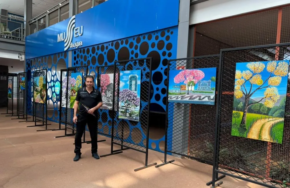 EXPOSIÇÃO SOBRE OS IPÊS TRANSFORMA ESPAÇO DO DMAE EM REFLEXÃO SOBRE NATUREZA E PRESERVAÇÃO