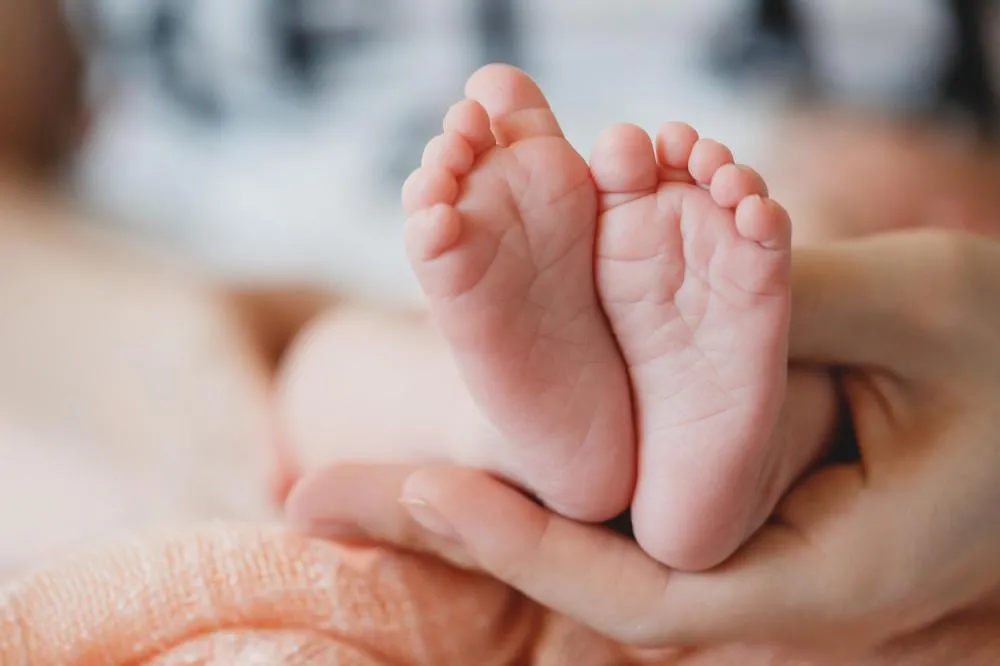 MAIS DE 1,4 MILHÃO DE BEBÊS FORAM TRIADOS EM MINAS E TESTE DO PEZINHO AVANÇA PARA DETECTAR 64 DOENÇAS