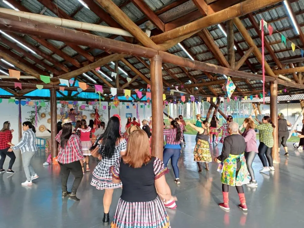 DANÇA, EXERCÍCIO E FESTA JUNINA: UBERLÂNDIA LEVA PROGRAMA GRATUITO PARA TODAS AS REGIÕES DA CIDADE