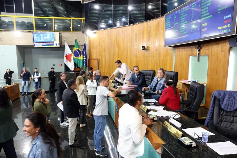 CÂMARA APROVA PACOTE DE PROJETOS E PARQUE AMBIENTAL DIVIDE VEREADORES EM UBERLÂNDIA