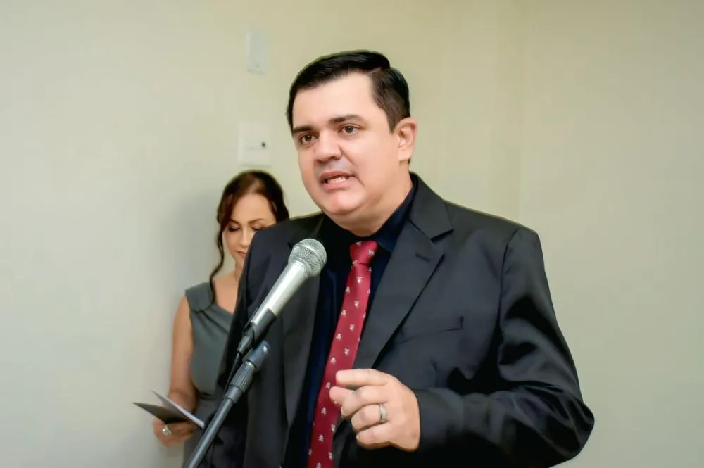 DR. FRANÇOIS RAMOS: DA PERIFERIA DE UBERABA À IMORTALIDADE ACADÊMICA