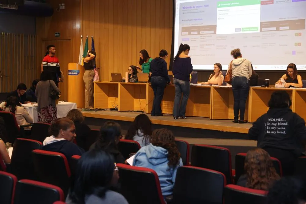 UBERLÂNDIA REFORÇA REDE MUNICIPAL COM 376 NOVOS PROFISSIONAIS E AMPLIA APOIO AOS ESTUDANTES