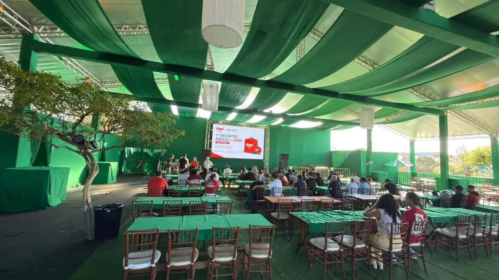 ABRASEL E IFOOD REÚNEM EMPRESÁRIOS EM UBERABA PARA DISCUTIR O FUTURO DO SETOR