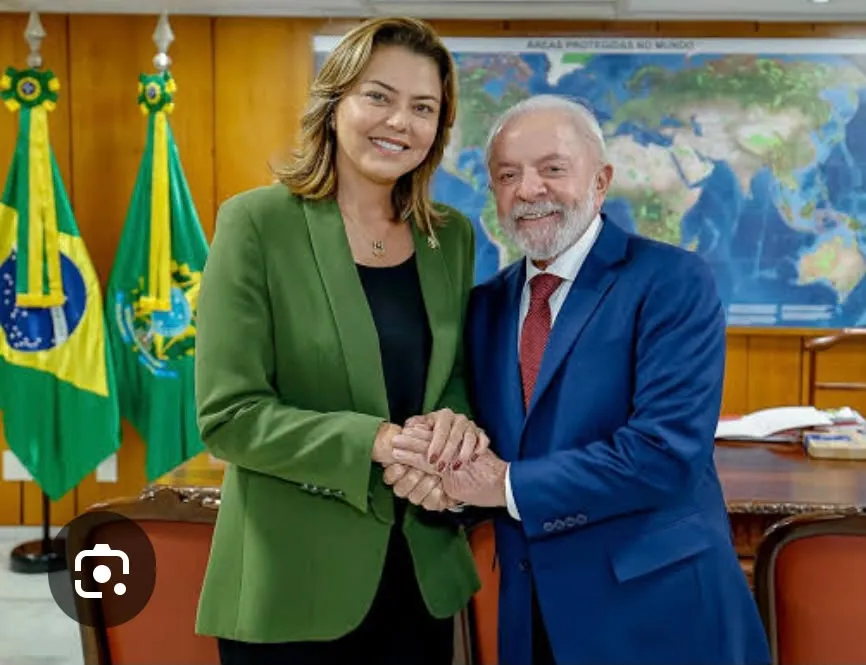 EM BRASÍLIA, LEILA DO VÔLEI É CHAMADA DE LEILA DO LULA