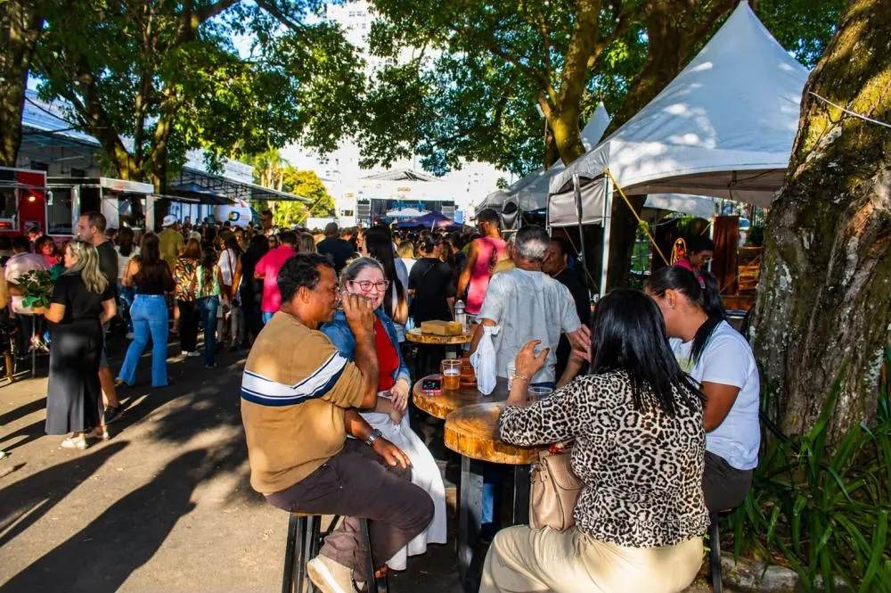 FESTIVAL DA CACHAÇA LEVA CERCA DE 10 MIL PESSOAS E MOVIMENTA ARAXÁ