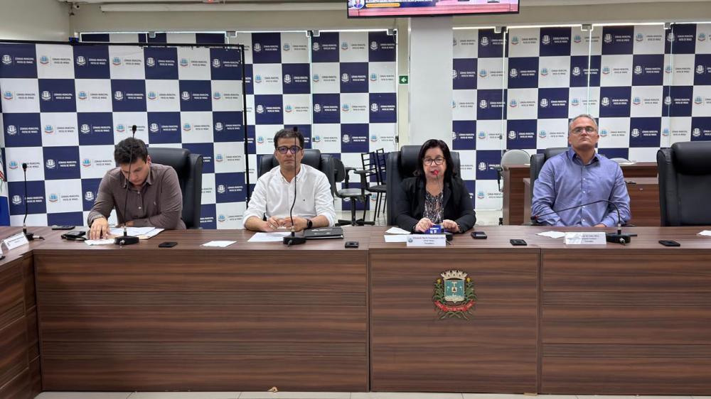 CÂMARA DISCUTE MODERNIZAÇÃO DO TEATRO MUNICIPAL LEÃO DE FORMOSA EM PATOS DE MINAS