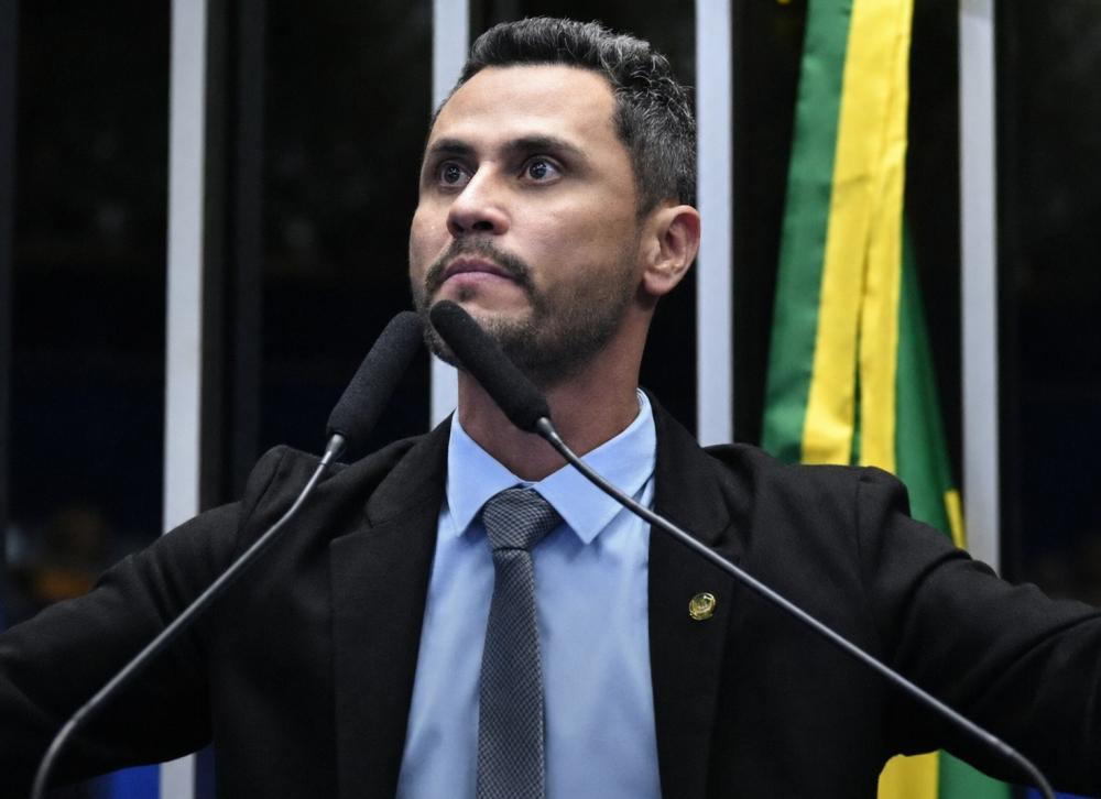 DESISTIU ONTEM, VOLTOU ATRÁS HOJE E OUVIU NÃO