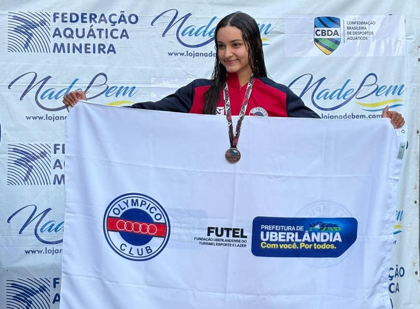 NADADORA DE UBERLÂNDIA É CONVOCADA PARA SELEÇÃO MINEIRA