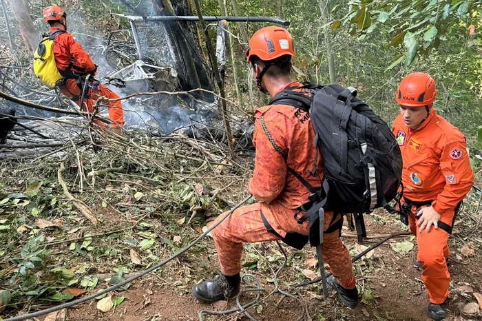 QUEDA DE HELICÓPTERO NO RIO DE JANEIRO DEIXA QUATRO MORTOS