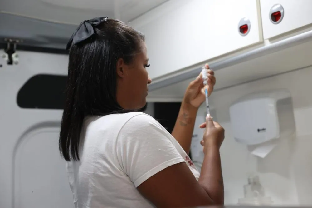 Casos suspeitos de sarampo impulsionam procura por vacinas em Uberlândia e Prefeitura amplia ações com vacimóveis pelos bairros