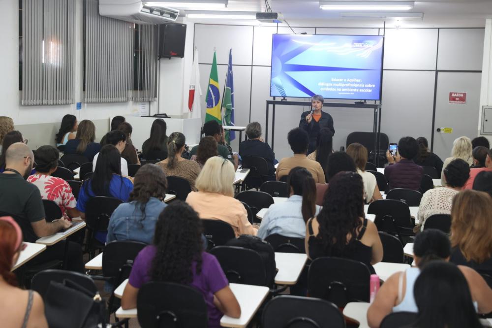 PROJETO PREPARA EDUCADORES PARA ACOLHER ALUNOS DA EDUCAÇÃO ESPECIAL